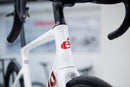 Cervélo Bicicleta Caledonia-5 Ultegra Di2 12v 2026 Vainilla Cherry