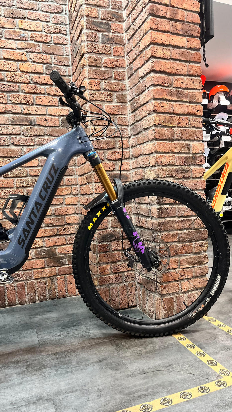 Santa Cruz Heckler C v9 2023 (usada con garantía)